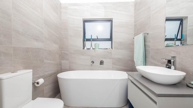 3 Bedroom Property for Sale in Sandy Point Western Cape